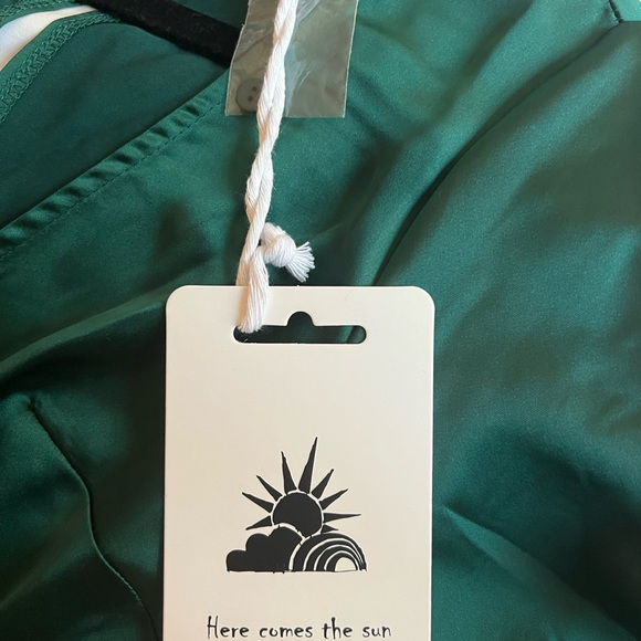 JADE SATIN DRESS HERE COMES THE SUN - Picture 6 of 6